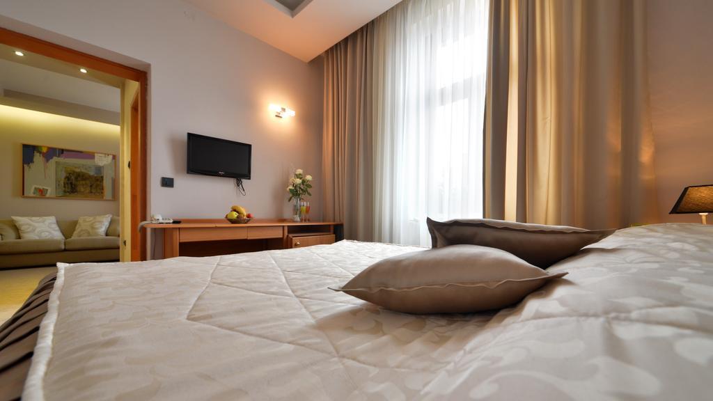 Hotel Zelengora Kragujevac Bagian luar foto